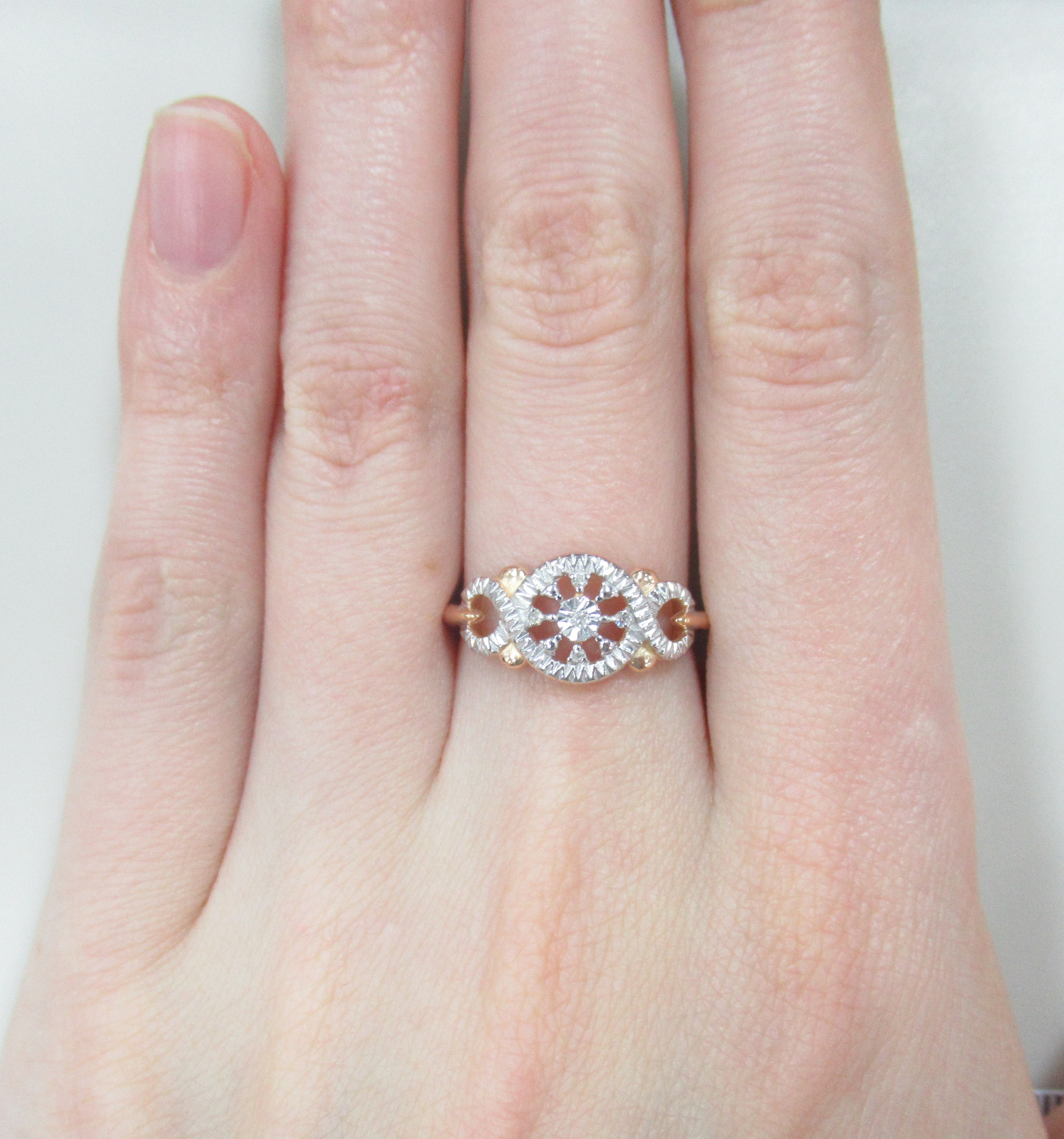 Серебряное кольцо с бриллиантами